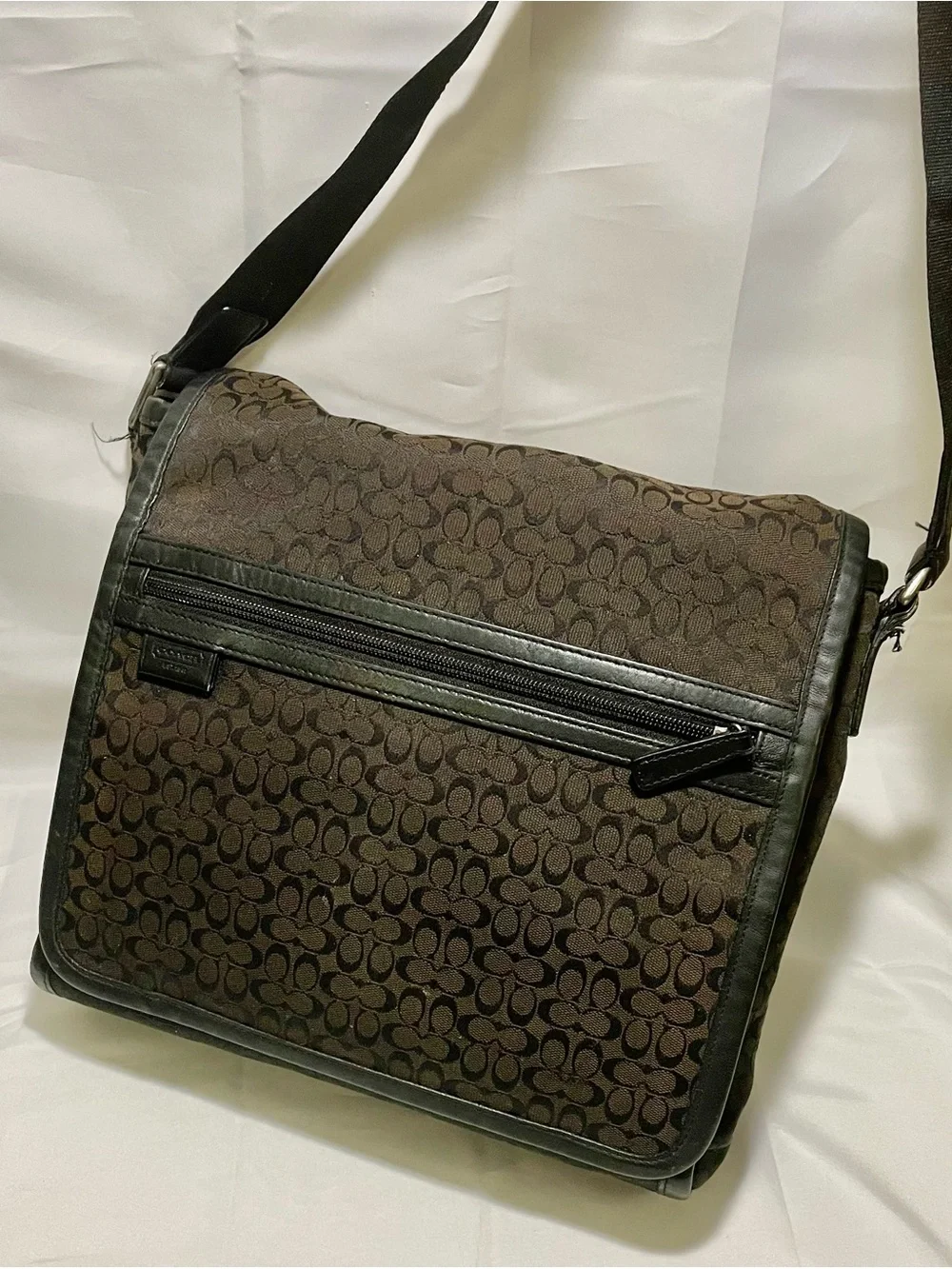 COACH Heritage Signature Jacquard Messenger Bag (Style F70699), EUC 💟